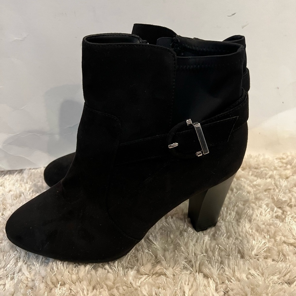 Kelly and Katie Larix Ankle Boots Suede NWT